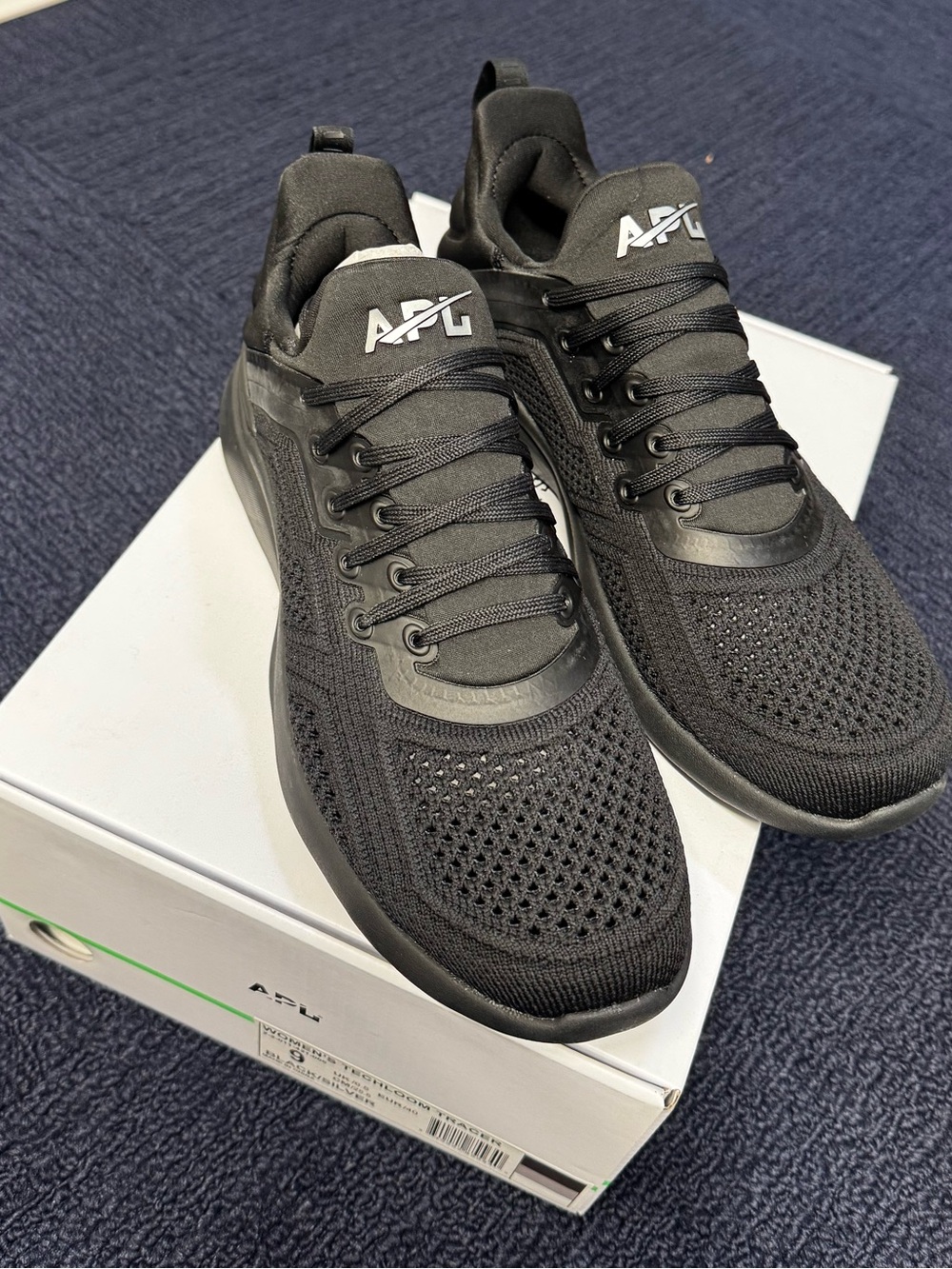 NWT APL tracer black/silver size 9 women’s